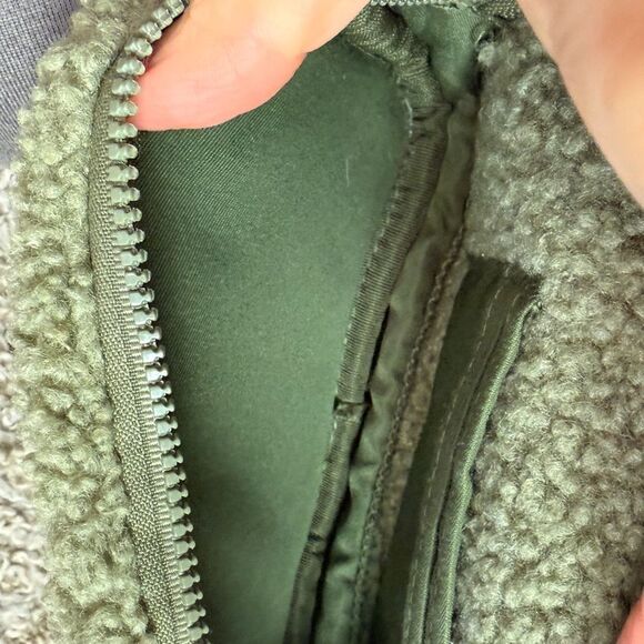 Laundry by Shelli Segal Green Sherpa Crossbody Bag - Picture 7 of 8